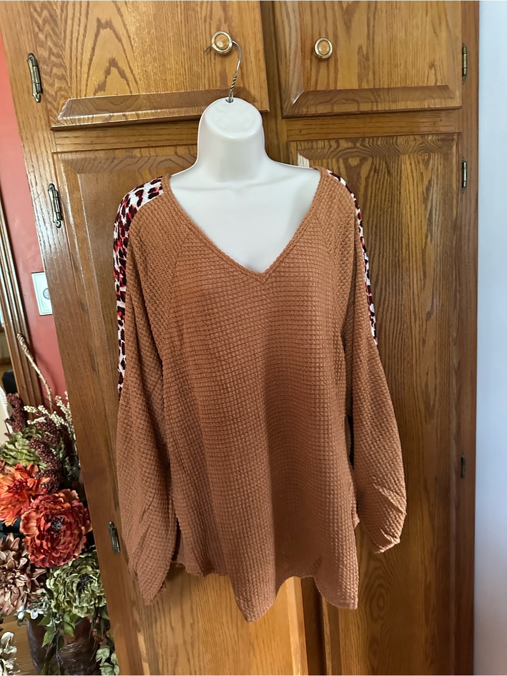 Women's Waffle V-Neck Sweater with Patterned Shoulder Trim - Rust